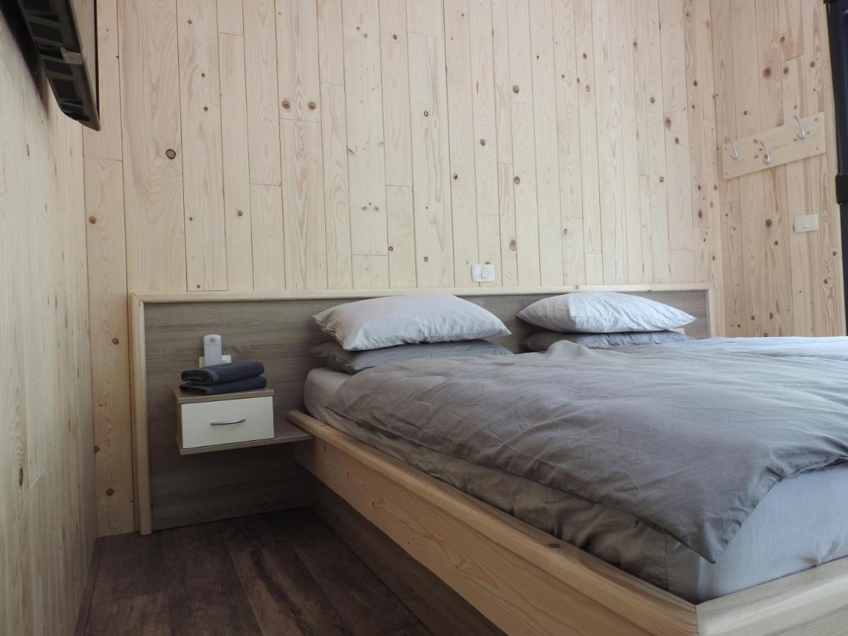 Pocitniski Hisici - Small Holiday Houses Ajdovščina 외부 사진